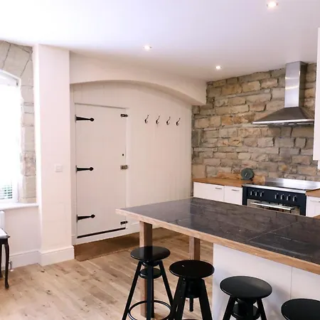 Apartment Stable *